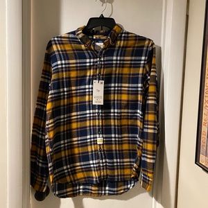 NWT Men’s flannel, size medium